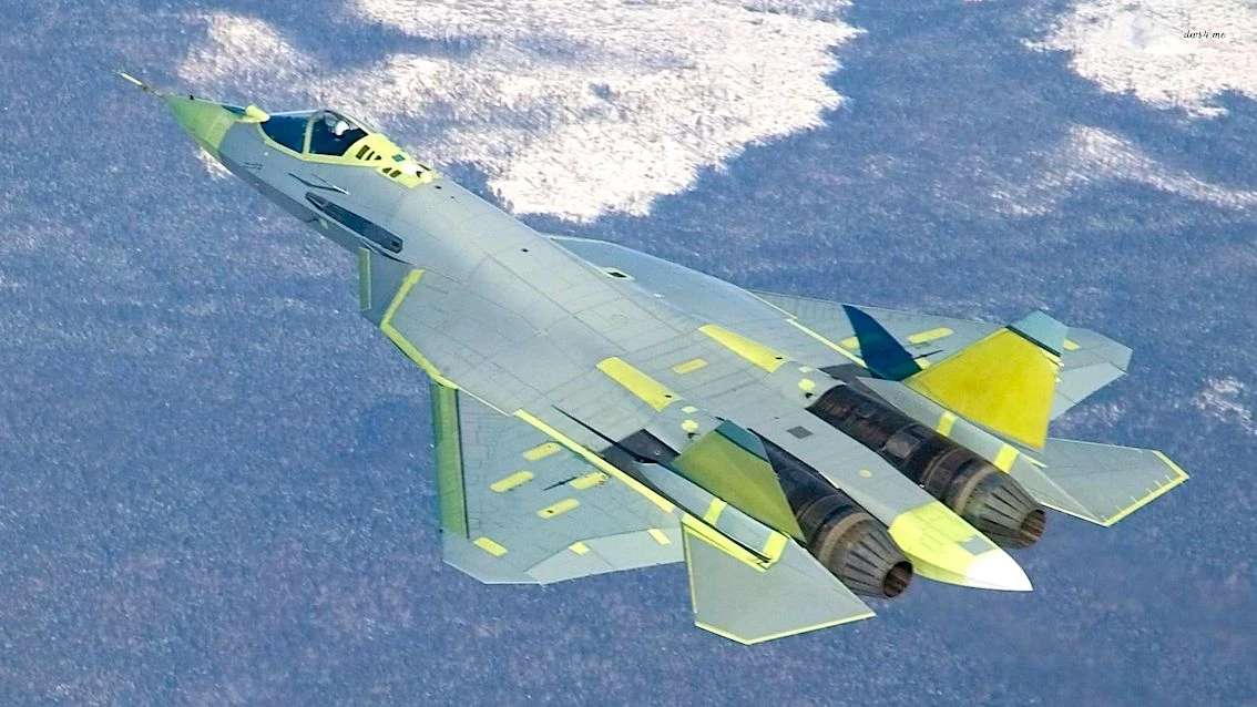 Drone καταγράφει χαμηλή διείσδυση δύο Su-57 για πρώτη φορά – Δείτε το βίντεο